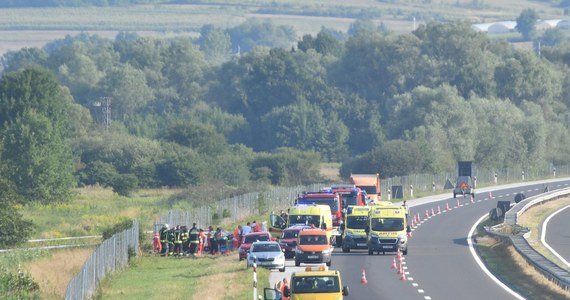 Do szpitali w trzech województwach trafi jutro wieczorem grupa 13 rannych w sobotnim wypadku polskiego autokaru w Chorwacji. Wojskowy samolot wyleci po nich rano.