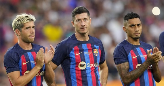 Władzom FC Barcelona brakuje od 30 do 40 mln euro, aby spełnić przepisy o finansowym fair play ligi hiszpańskiej, twierdzą katalońskie dzienniki “Sport” i “Mundo Deportivo”. Wskazują, że niektórzy gracze, np. holenderski pomocnik Frenkie de Jong, nie chcą przystać na redukcję zarobków.