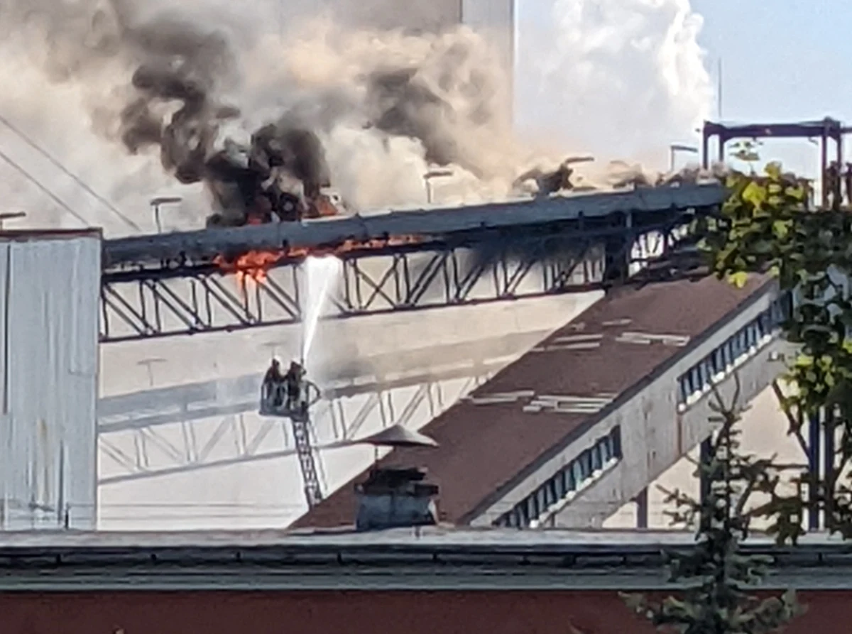 40 strażaków uczestniczyło w akcji gaśniczej w elektrowni Jaworzno II (woj. śląskie). Opanowanie ognia zajęło straży pożarnej niespełna 1,5.