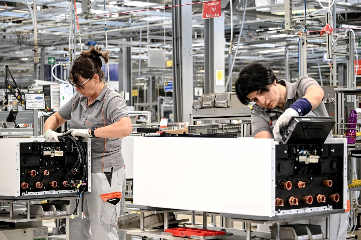 W lipcu inflacja w Niemczech wyniosła 7,5 proc. To mniej niż w poprzednich miesiącach, ale "pozostaje na wysokim poziomie" - poinformował w środę Federalny Urząd Statystyczny (Destatis). Ceny żywności w lipcu wzrosły o 14,8 proc. w porównaniu z tym samym miesiącem ubiegłego roku.