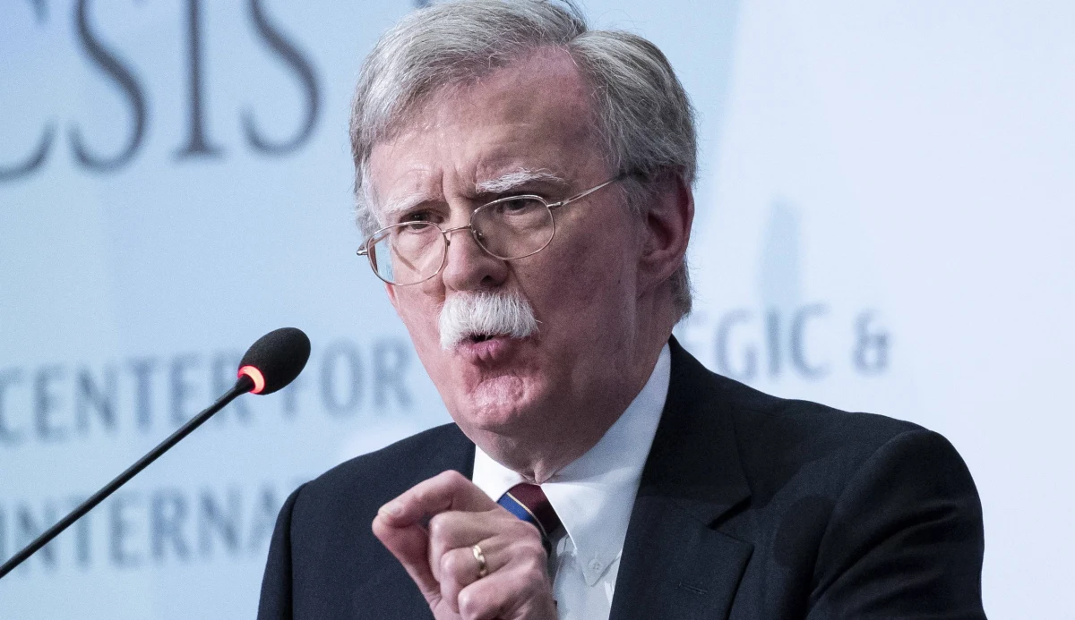 Irańskie MSZ odrzuciło w środę jako "bezpodstawne" oskarżenia USA o próbę zamordowania byłego doradcy ówczesnego prezydenta Donalda Trumpa ds. bezpieczeństwa narodowego Johna Boltona. Według Amerykanów miała to być zemsta za udział Boltona w zamachu na życie irańskiego generala Kasema Sulejmaniego w styczniu 2020 r.