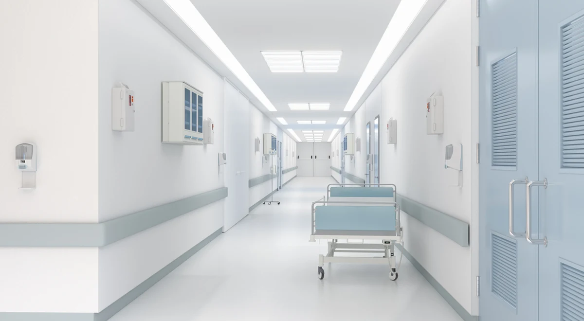 Połowa z ponad 150 szpitali powiatowych zrzeszonych w Związku Pracodawców Szpitali Powiatowych nie podpisała aneksów do nowych umów. Chodzi o zapowiedziane przez Narodowy Fundusz Zdrowia dodatkowe 350 milionów złotych na podwyżki dla pracowników lecznic.