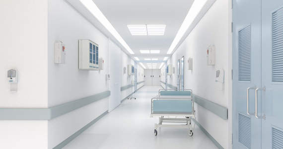 Połowa z ponad 150 szpitali powiatowych zrzeszonych w Związku Pracodawców Szpitali Powiatowych nie podpisała aneksów do nowych umów. Chodzi o zapowiedziane przez Narodowy Fundusz Zdrowia dodatkowe 350 milionów złotych na podwyżki dla pracowników lecznic.