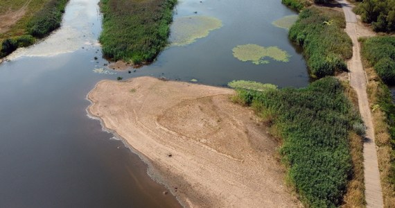 Kłopoty z wodą to nie tylko suche krany, ale także droższa żywność i problemy z prądem. To scenariusze, które stają się coraz bardziej realne - pisze w piątek "Rzeczpospolita".