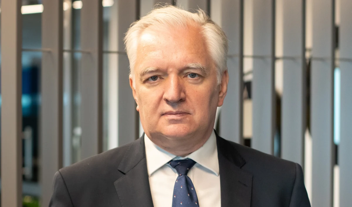 ​KE powinna odblokować Polsce środki na KPO, bo ich przyznanie będzie sukcesywne w miarę realizacji kamieni milowych; jeżeli KE ma zastrzeżenia, to powinna objąć obostrzeniami środki bezpośrednio związane z praworządnością - powiedział szef Porozumienia Jarosław Gowin.