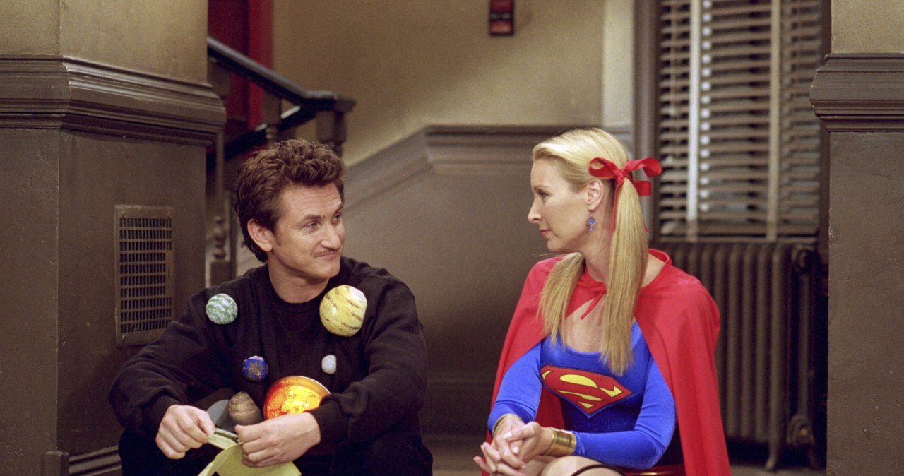 Romy I Michele Na Zjezdzie Absolwentow "Przyjaciele": Lisa Kudrow broni kultowy serial. Poszło o kwestie rasowe -  Świat Seriali w INTERIA.PL