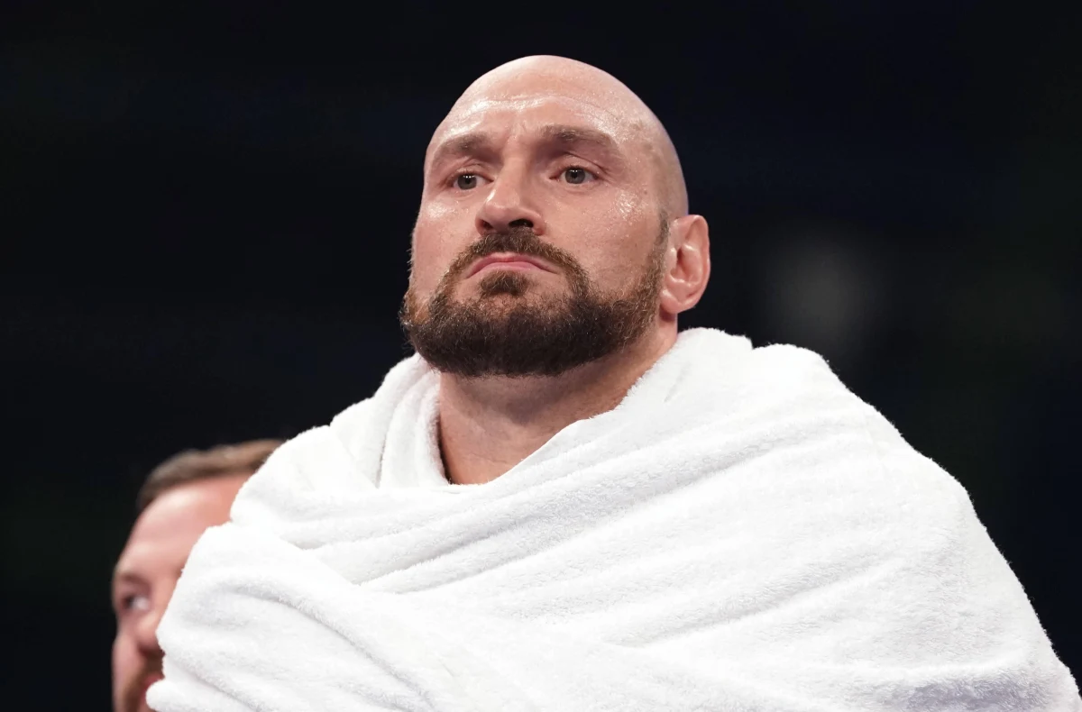 Mistrz świata organizacji WBC Tyson Fury, zaledwie trzy dni po ogłoszeniu powrotu na ring, zadeklarował, że definitywnie kończy karierę. Brytyjski pięściarz decyzję przekazał w dniu swoich 34. urodzin.
