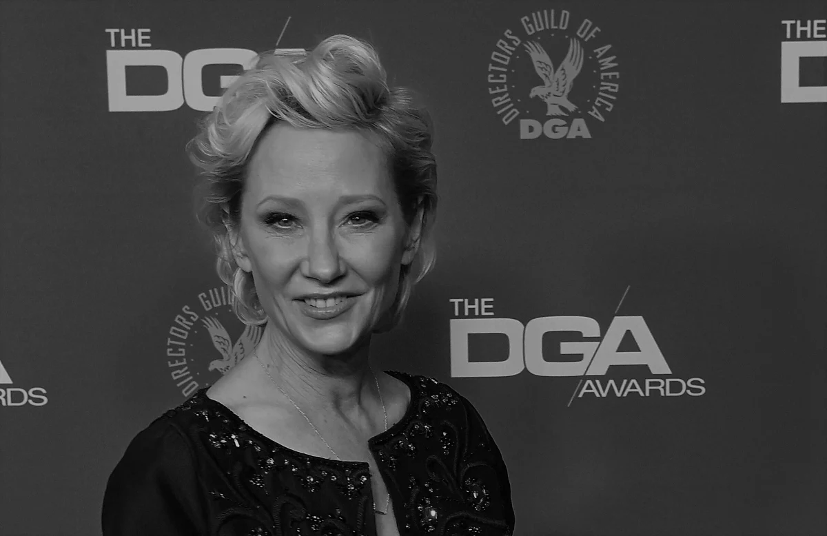 Nie żyje Anne Heche, hollywoodzka aktorka. Grała m.in. w takich filmach, jak "Donnie Brasco", "Psychol" czy "Wybór Gracie". Miała 53 lata. Aktorka przez tydzień pozostawała w śpiączce po wypadku samochodowym, który spowodowała w Los Angeles.