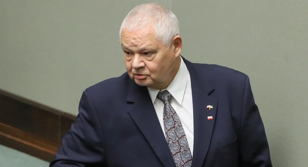 Średnioroczna inflacja w przyszłym roku pozostanie podwyższona, jednak w 2024 r. dynamika cen będzie już wyraźnie niższa i w ostatnim kwartale tego roku powinna powrócić w okolice 3,5 proc. - mówi w opublikowanym w sobotę wywiadzie dla "Super Expressu" prezes NBP Adam Glapiński.