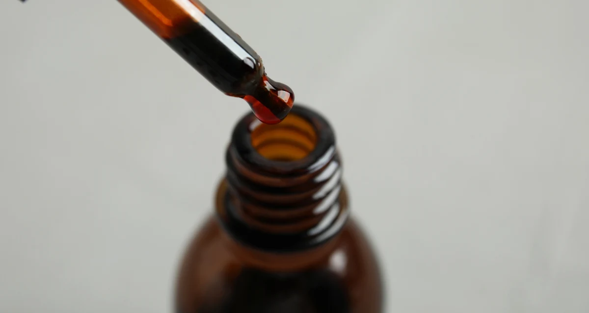 W przypadku podejrzenia u siebie zatrucia nie należy stosować na własną rękę żadnych leków na odtrucie. Płyn Lugola nie jest lekiem na zatrucia chemiczne, w tym na zatrucia rtęcią - poinformowała Dolnośląska Izba Aptekarska w związku ze skażeniem Odry.