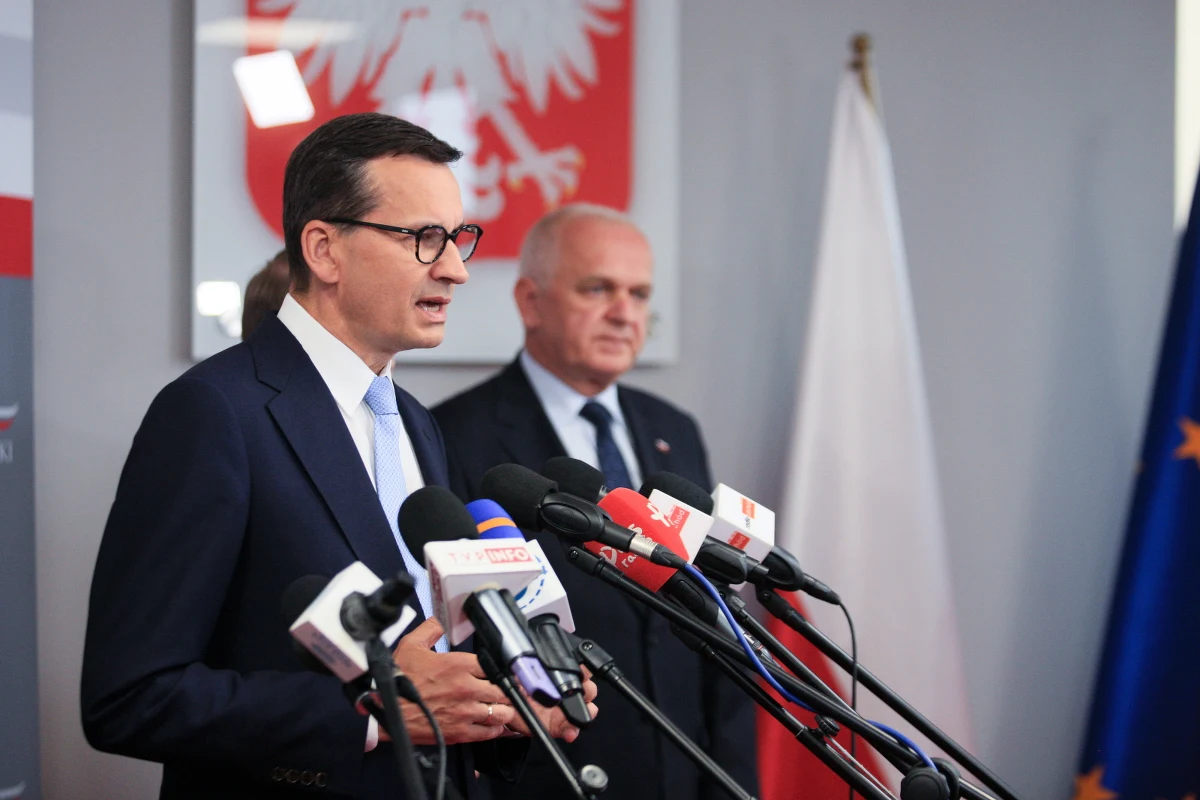 Chcemy znaleźć winnych i ukarać sprawców tego ekologicznego przestępstwa - mówił na konferencji prasowej w sprawie skażenia Odry premier Mateusz Morawiecki. Komendant główny policji wyznaczył 1 mln zł nagrody za pomoc w wykryciu sprawców katastrofy ekologicznej.