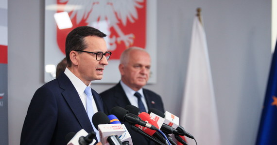 Chcemy znaleźć winnych i ukarać sprawców tego ekologicznego przestępstwa - mówił na konferencji prasowej w sprawie skażenia Odry premier Mateusz Morawiecki. Komendant główny policji wyznaczył 1 mln zł nagrody za pomoc w wykryciu sprawców katastrofy ekologicznej.