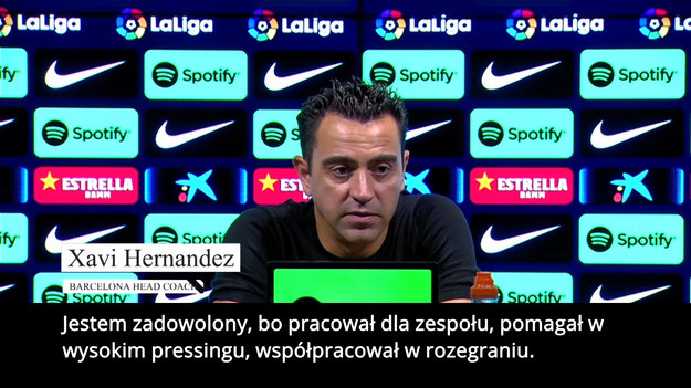 Trener FC Barcelony Xavi Hernandez po inauguracyjnym meczu "Blaugrany" podkreślał z całą mocą, że bezbramkowy remis z Rayo Vallecano nikogo w Barcelonie nie satysfakcjonuje. 

Zapytany o debiut Roberta Lewandowskiego w meczu ligowym, chwalił Polaka, mimo, że ten nie przywitał się z Camp Nou golem w spotkaniu o ligowe punkty.

Hiszpański szkoleniowiec nie ukrywał jednak satysfakcji z faktu, że taki zawodnik, jak "Lewy" dołączył do jego ekipy. - Jestem bardzo szczęśliwy, że mogę mieć Lewandowskiego w swoim składzie. Bardzo pomaga zespołowi. Choć oczywiście tym razem zarówno Robert, jak i my wszyscy jesteśmy smutni ze względu na zły rezultat, ale będziemy nadal pracować. Musimy kontynuować ten sam proces. Rezultat będzie kwestią czasu - przekonywał Xavi. 
