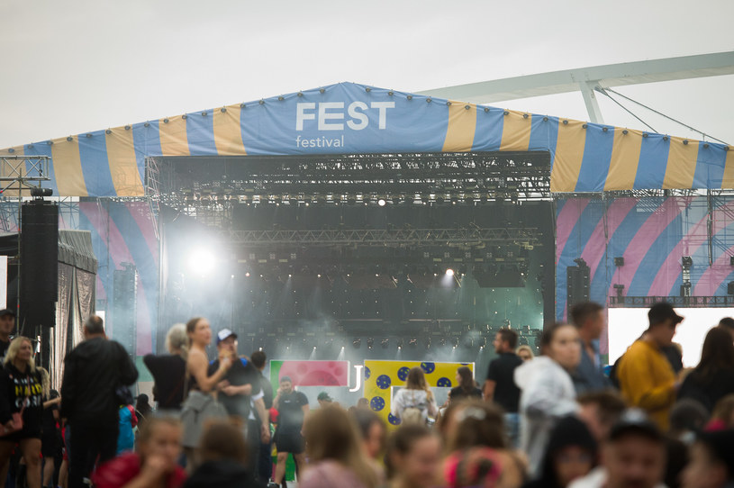 FEST Festival to jeden z większych festiwali muzycznych w naszym kraju. Tegoroczna edycja ma odbyć się w dniach 9-13 sierpnia, jednak wydarzenie - według nieoficjalnych informacji - zostało odwołane. Co się wydarzyło?