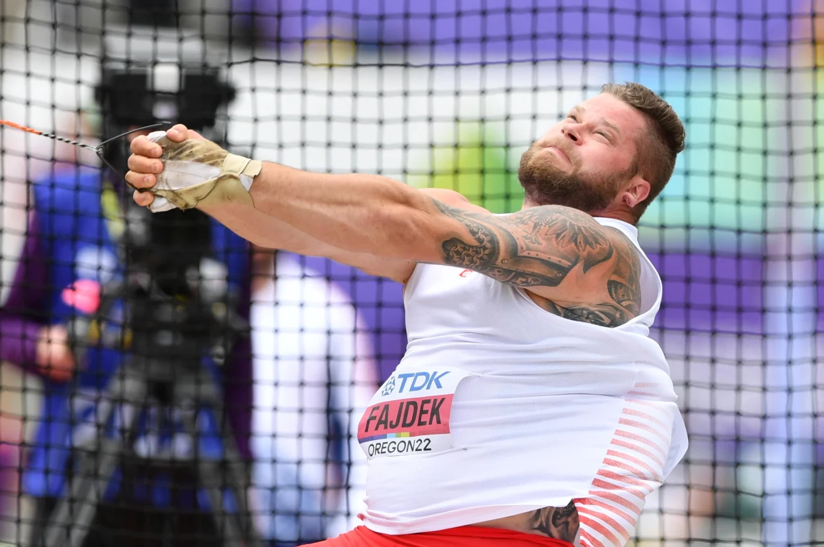 Od dziś do niedzieli trwać będzie walka o medale lekkoatletycznych mistrzostw Europy. Teoretycznie mamy nawet kilkanaście medalowych szans, ale jak zwykle do takiej imprezy podchodzić należy z pokorą. Najmocniej liczymy na naszych młociarzy oraz na konkurencje biegowe. Na poprzednich mistrzostwach w Berlinie w 2018 roku zdobyliśmy 12 medali. Dwa lata temu z powodu pandemii impreza się nie odbyła.