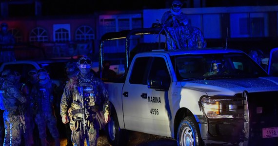 164 członków meksykańskiego kartelu narkotykowego "Pueblos Unidos" zostało zatrzymanych przez wojsko i policję w stanie Michoacán. Ujęci gangsterzy byli uzbrojeni m.in. w 142 karabiny szturmowe i 42 pistolety.