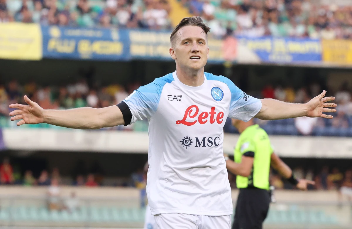 Kapitalnie nowy sezon ligi włoskiej zainaugurowali piłkarze Napoli. Podopieczni Luciano Spallettiego rozbili na wyjeździe Hellas Verona 5:2. Autorem jednego z goli został Piotr Zieliński. W defensywie drużyny gospodarzy wystąpił Paweł Dawidowicz.
