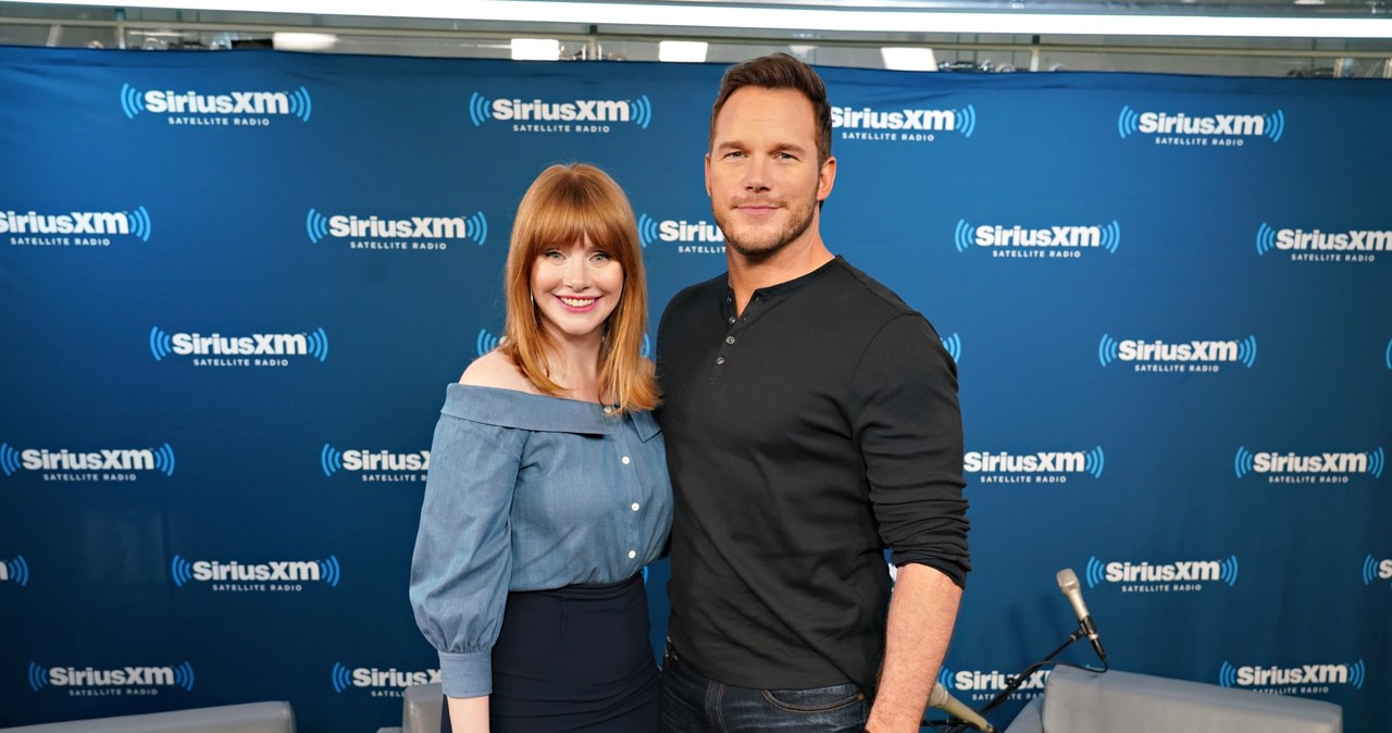 Po tym jak w 2018 roku ukazał się raport na temat zarobków gwiazd filmu "Jurassic World: Upadłe królestwo", na światło dzienne wyszło ile zarobił Chris Pratt, a ile partnerująca mu Bryce Dallas Howard. Aktor dostał za film o 2 mln więcej niż Howard. Aktorka ujawniła, że w rzeczywistości dysproporcja między ich zarobkami była dużo większa.