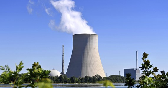 Amerykański dziennik "Wall Street Journal" podał, że niemiecki rząd planuje przełożyć zamknięcie trzech działających elektrowni jądrowych w kraju. Obecnie zamknięcie planowane jest na koniec 2022 roku. Informację zdementowało Ministerstwo Gospodarki i Ochrony Klimatu.