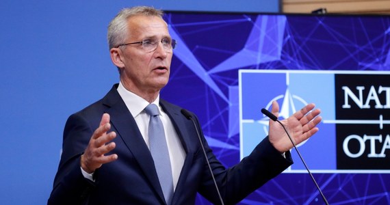 NATO jest gotowe interweniować, jeśli zagrożona będzie stabilność między Serbią i Kosowem - oświadczył sekretarz generalny NATO Jens Stoltenberg w Brukseli, podczas wspólnej konferencji prasowej z prezydentem Serbii i Aleksandarem Vucziciem. 