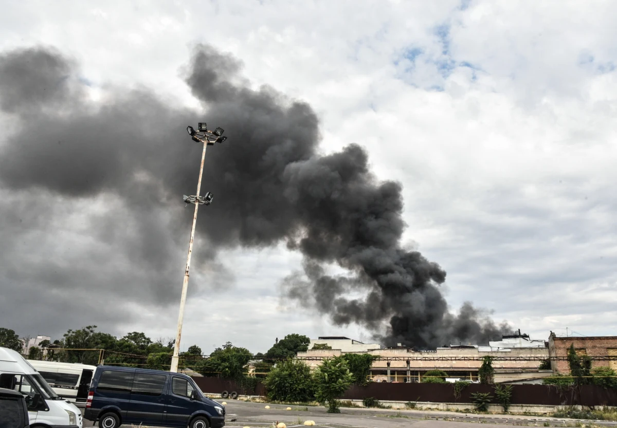 Wojska ukraińskie przeprowadziły atak rakietowy na rosyjską bazę w rejonie miejscowości Nowa Kachowka w obwodzie chersońskim na południu kraju. Zginąć miało od 10 do 15 rosyjskich żołnierzy.