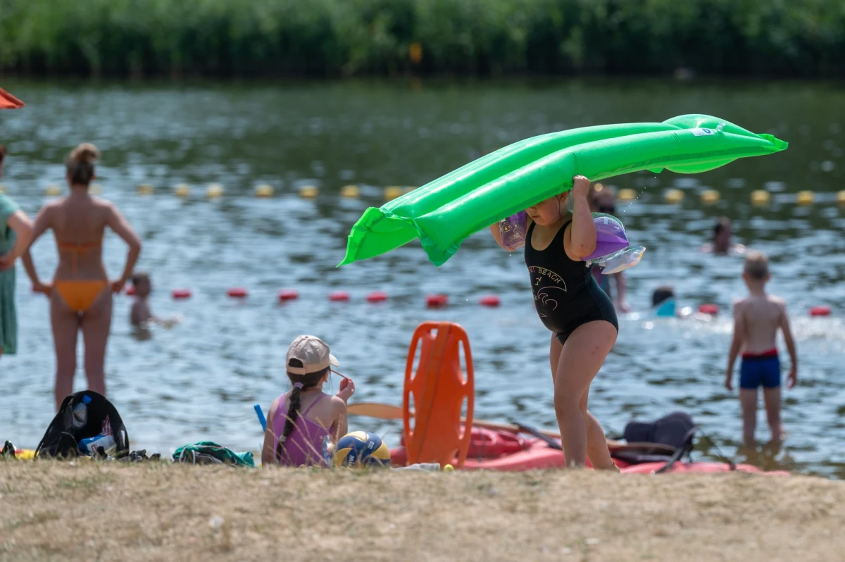 Miejscami do ponad 33 stopni C. pokażą dziś termometry. To będzie wyjątkowo upalny dzień, ale być może jeszcze nie najgorętszy, jaki nas czeka w tym tygodniu - zaznaczają synoptycy. 