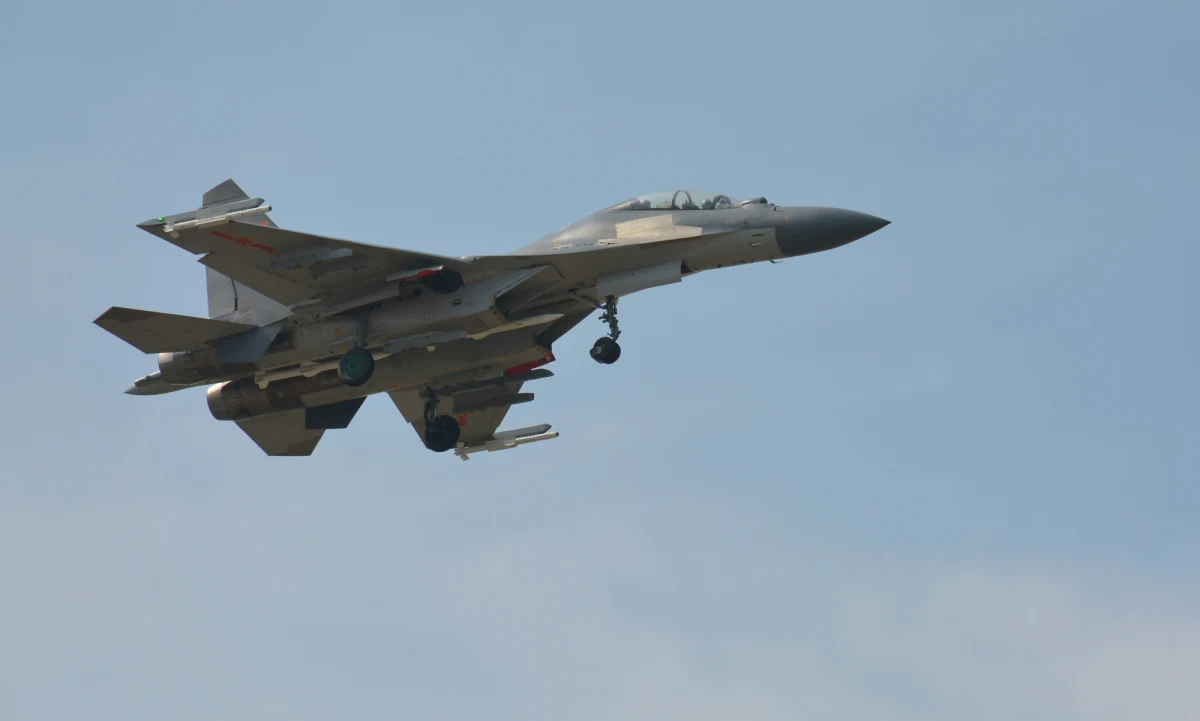 51 samolotów wojskowych i 6 okrętów wojennych Chińskiej Republiki Ludowej zauważono w czwartek w Cieśninie Tajwańskiej i wokół niej - poinformowało ministerstwo obrony Tajwanu. 