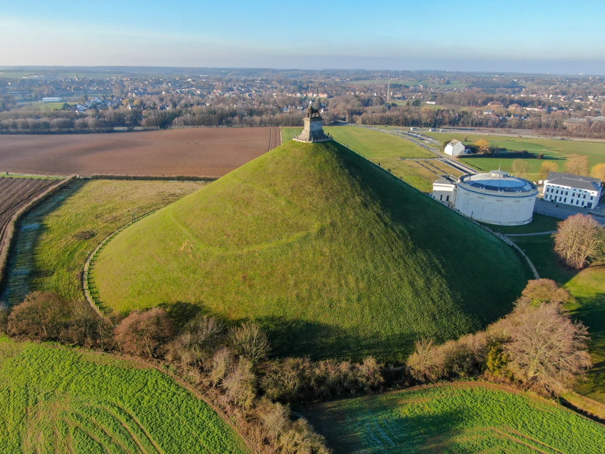 ​Czyżby tajemnica bitwy pod Waterloo została rozwiązana? Minęło od niej ponad dwieście lat, a do dziś znaleziono tylko dwa szkielety poległych żołnierzy, a straty po obu stronach były olbrzymie.  