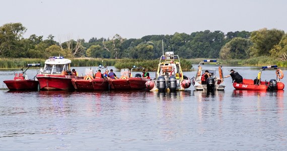Zakaz korzystania z wód Odry został przedłużony do 25 sierpnia - przekazało w czwartek centrum prasowe wojewody zachodniopomorskiego. Zakaz wydany w związku z zanieczyszczeniem rzeki, obowiązuje od ubiegłego piątku.