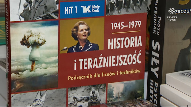 Ważna deklaracja w sprawie głośnego podręcznika do nowego przedmiotu Historia i Teraźniejszość. Minister Edukacji Przemysław Czarnek na antenie Polsat News powiedział dziś, że podręcznik powinien być poprawiony. Chodzi o fragment dotyczący produkcji ludzi odczytany przez wiele środowisk jako uderzenie w in vitro.Materiał dla "Wydarzeń" przygotowała Mira Skórka.