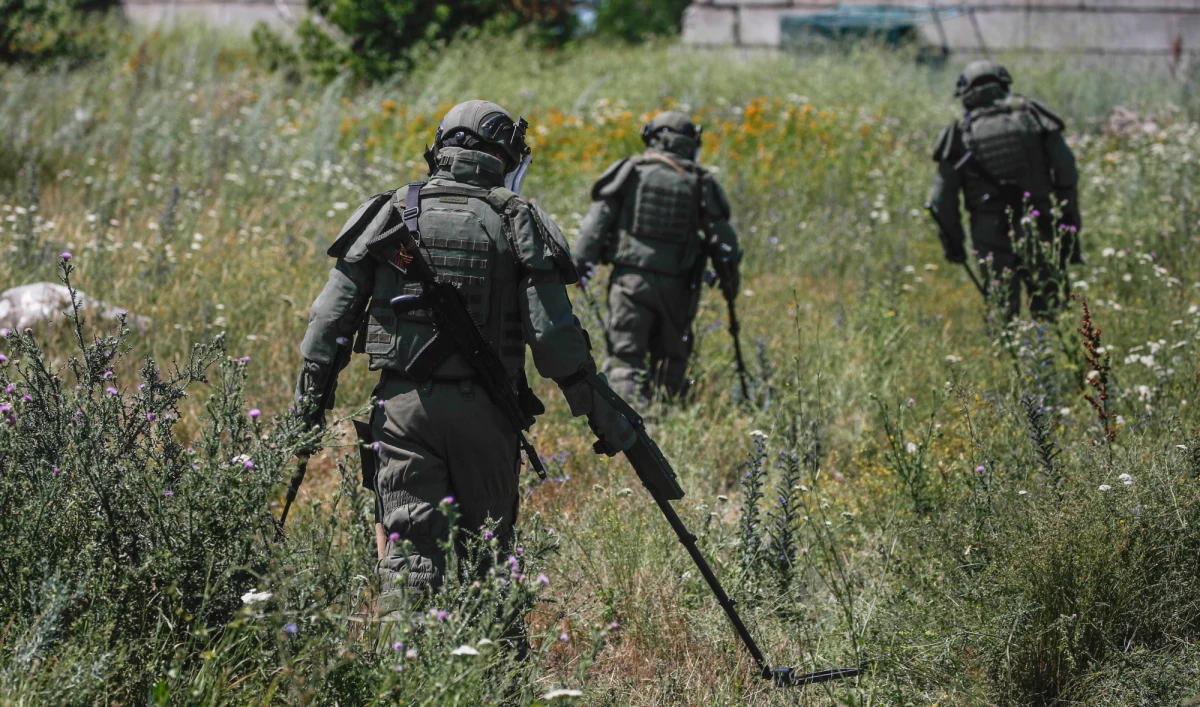 Na Ukrainie walczy już około 3 tys. rosyjskich skazańców, a około 200 już zginęło. Władze chcą wysłać na wojnę jeszcze 50 tys. - powiedziała w wywiadzie dla niezależnego kanału Możem Objasnit Olga Romanowa, założycielka fundacji Ruś Siedząca. 