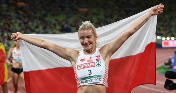 Adrianna Sułek zdobyła srebrny medal w siedmioboju podczas lekkoatletycznych mistrzostw Europy w Monachium. Ten krążek jest tym cenniejszy, że Polka zdobyła go startując... z kontuzją. Paulina Ligarska zajęła dziewiąte miejsce. Złoto po raz drugi w karierze wywalczyła Belgijka Nafissatou Thiam.