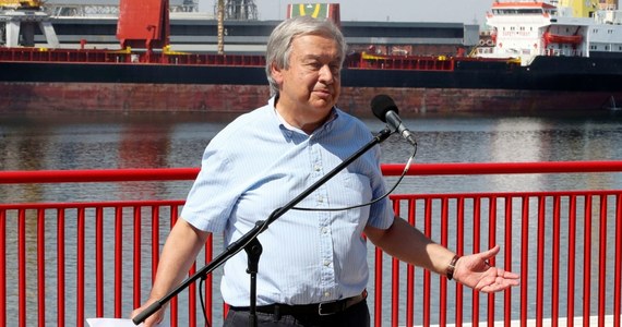 Sekretarz generalny ONZ Antonio Guterres, który składa wizytę w Odessie, oświadczył, że Rosja nie powinna odcinać Zaporoskiej Elektrowni Atomowej od ukraińskiej sieci energetycznej. O takich planach Moskwy poinformował ukraiński państwowy koncern atomowy Enerhoatom. 