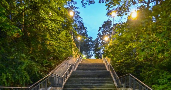 „Schody jak z Hiszpani” – tymi słowami urzędnicy z Sopotu opisują modernizacje ponad 100-letnich schodów na ulicy Lipowej w Sopocie. Prace kosztowały miasto ponad 600 tys. złotych.