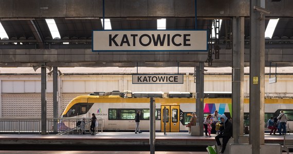 Od poniedziałku, 22 sierpnia do końca miesiąca, wstrzymany zostanie ruch pociągów aglomeracyjnych z Katowic m.in. do Rybnika i Raciborza na odcinku Katowice – Orzesze. Powód to m.in. przebudowa wiaduktu w Mikołowie. Część pociągów skorzysta z objazdu. Za inne pojadą autobusy.