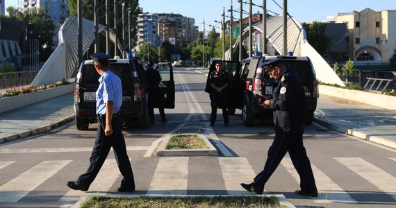 ​Międzynarodowe siły pokojowe NATO zostały rozlokowane na głównych drogach w północnej części Kosowa. Wczoraj władze częściowo uznawanej republiki i Serbii nie doszły do porozumienia w sprawie tablic rejestracyjnych i dokumentów wjazdowych.