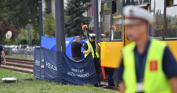 Motorniczy tramwaju pod którym w ostatni piątek zginął 4-letni chłopiec, nie świadczy pracy - powiedział rzecznik Tramwajów Warszawskich Maciej Dutkiewicz. Mężczyzna nie został jeszcze przesłuchany. 