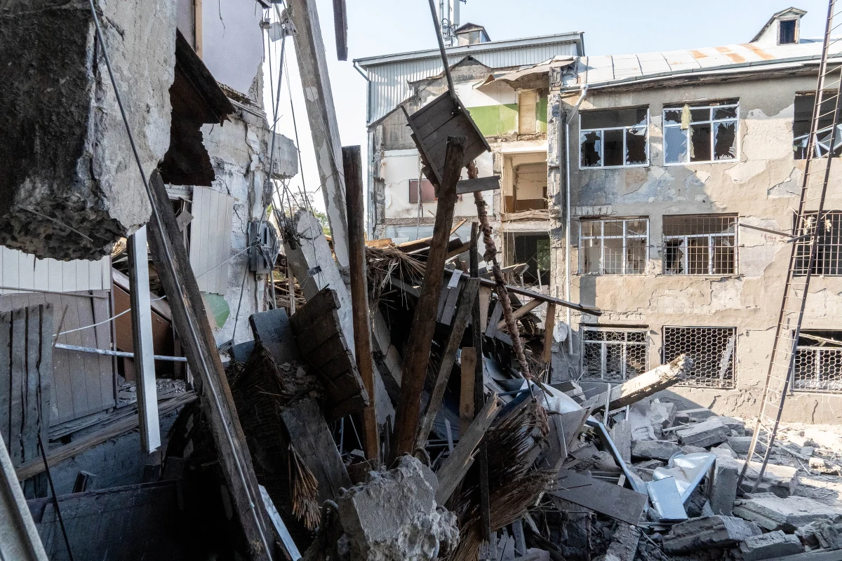 Ukraińskie MSZ zaapelowało do Austrii o wydalenie przedstawiciela Rosji przy organizacjach międzynarodowych w Wiedniu za wpis, by nie okazywać "żadnej litości" mieszkańcom Ukrainy  - poinformował rzecznik resortu Ołeh Nikołenko na Twitterze. Michaił Ulianow usunął swój post i przekonywał, że został źle zrozumiany.