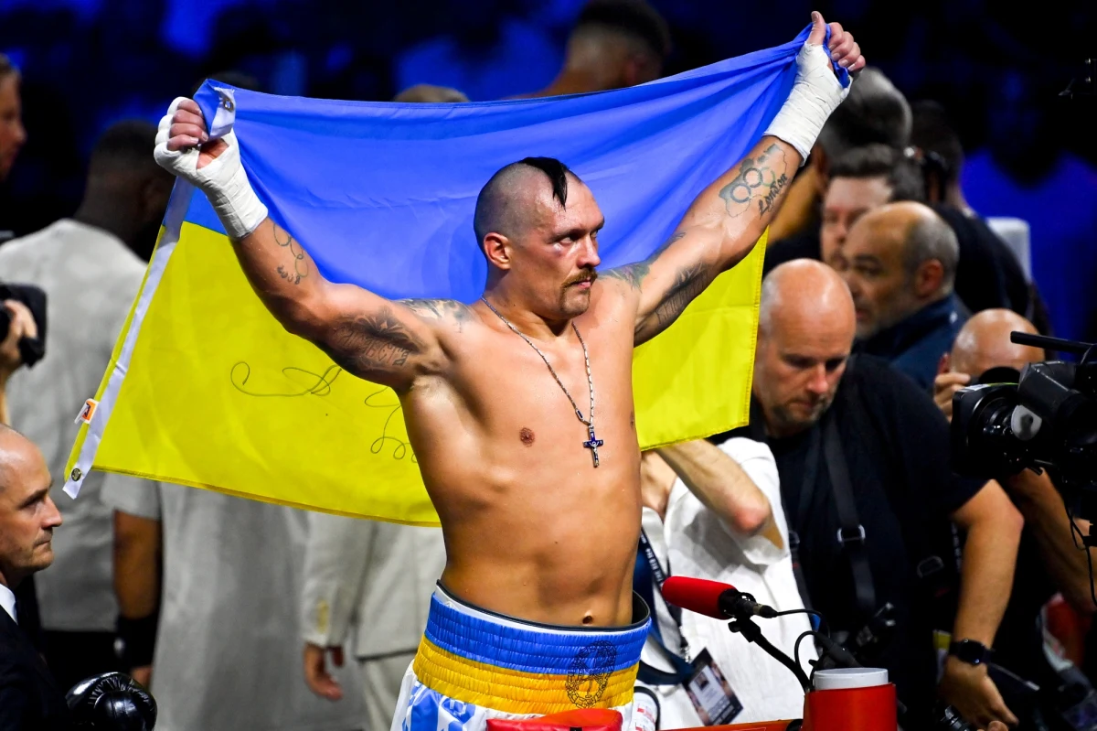 Ołeksandr Usyk obronił pasy mistrzowskie wagi ciężkiej federacji WBA, WBO, IBF oraz IBO. Ukraiński bokser ponownie pokonał Brytyjczyka Anthony'ego Joshuę, tym razem nie jednogłośnie na punkty.