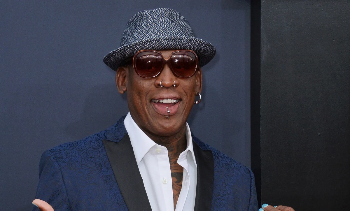 Pięciokrotny mistrz koszykarskiej ligi NBA Dennis Rodman planuje w przyszłym tygodniu pojechać do Rosji, aby pomóc Brittney Griner. Koszykarka niedawno została skazana na dziewięć lat pozbawienia wolności za posiadanie i przemyt narkotyków.
