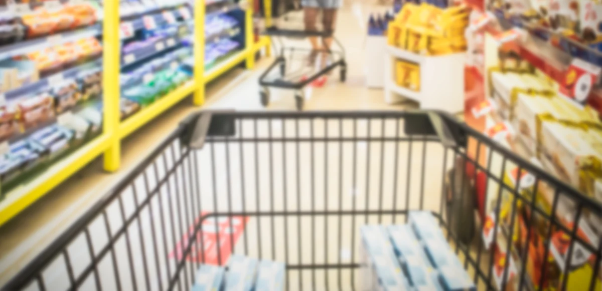 ​Polska gospodarka zwalnia i wskazują na to kolejne dane. Główny Urząd Statystyczny poinformował, że sprzedaż detaliczna, skorygowana o inflację, była w lipcu wyższa o 2 proc. w porównaniu z zeszłym rokiem. To nie tylko niższy odczyt, niż się spodziewano, ale to także najgorszy wynik w tym roku. Spowolnienie widać także w cenach produktów rolnych i w budownictwie.