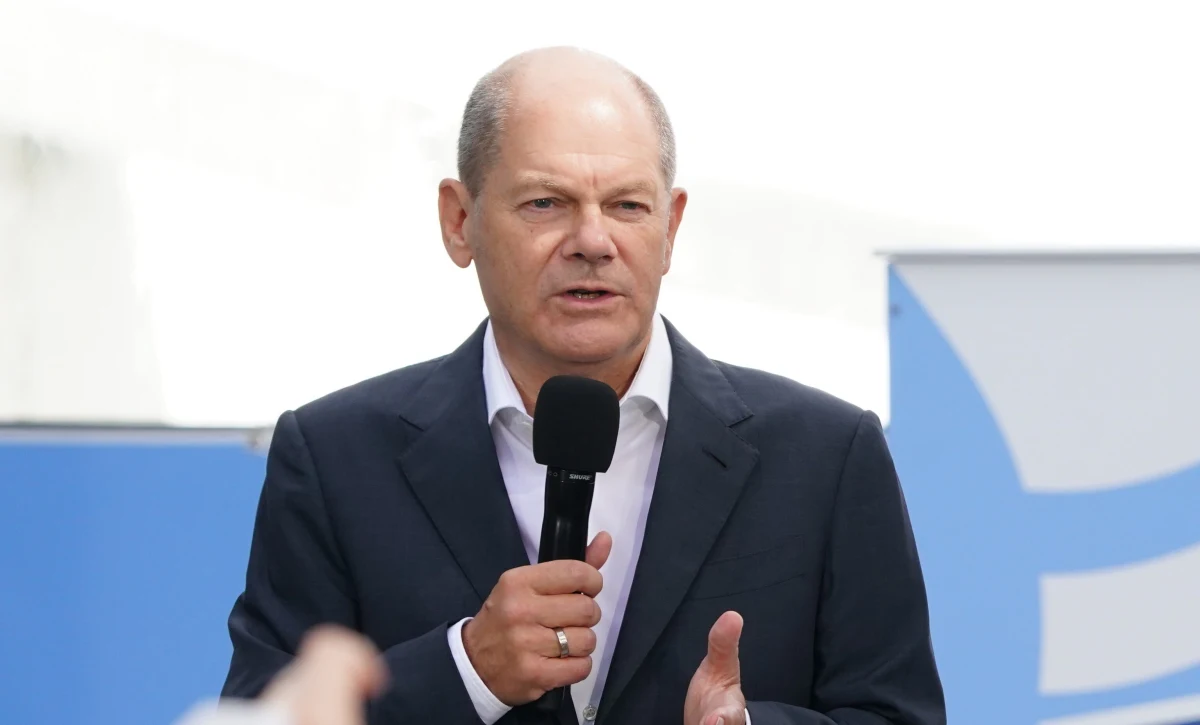 W dyskusji na temat wiz turystycznych dla Rosjan rzecznik rządu RFN oświadczył, że kanclerz Olaf Scholz "nie jest za wprowadzeniem ogólnego zakazu". Za to politycy opozycyjnej chadecji uważają, że wizy dla Rosjan "muszą zostać wstrzymane". 