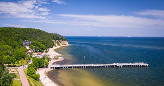 Jednak nie w sierpniu, a w listopadzie kontynuowana będzie odbudowa plaży w Gdyni-Orłowie. To nie jedyna plaża w Trójmieście, która zostanie poszerzona. Podobne prace będą prowadzone na gdańskich plażach w Brzeźnie i na Westerplatte.

