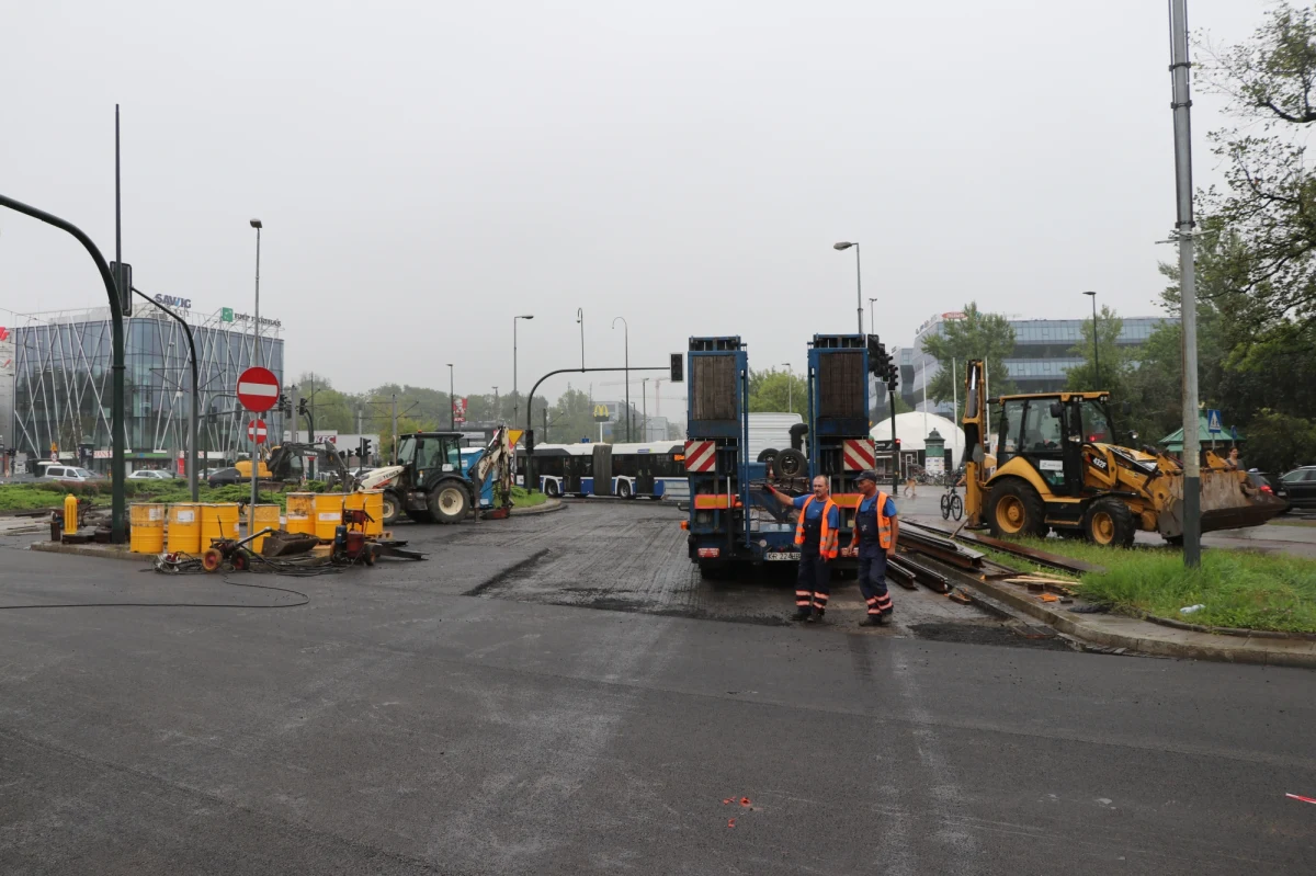 Od wtorku kierowców w Krakowie czeka kolejna zmiana organizacji ruchu na remontowanym rondzie Matecznego. To jeden z ważniejszych węzłów komunikacyjnych miasta.
