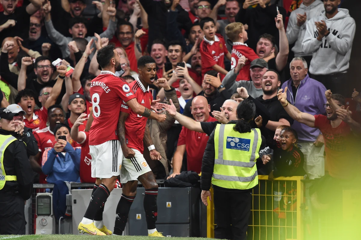 Po fatalnym starcie sezonu i dwóch porażkach z rzędu Manchester United podniósł się w trzeciej kolejce, pokonując 2-1 Liverpool w szlagierze angielskiej Premier League. "The Reds" w tym sezonie jeszcze nie wygrali.