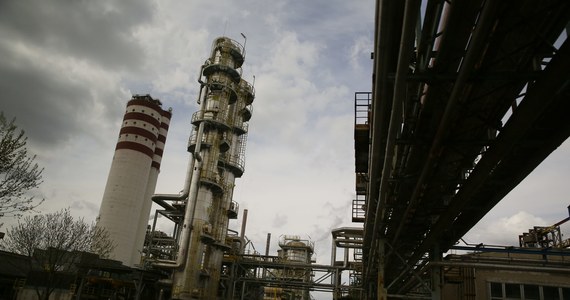 Należące do Grupy Azoty zakłady chemiczne ograniczyły część produkcji niektórych chemikaliów i zatrzymały część instalacji z powodu wysokich cen gazu. Jak podała Grupa Azoty, chodzi o produkcję amoniaku, nawozów azotowych i tworzyw sztucznych. 