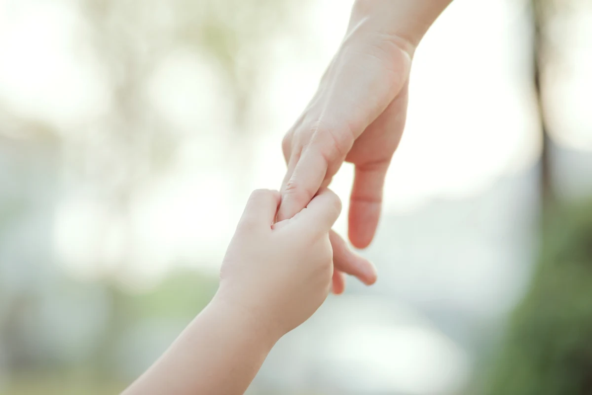 30-letnia mieszkanka Oświęcimia, która miała pod opieką dwójkę małych dzieci, po wypiciu alkoholu zasnęła. Kobieta nie wiedziała, że w mieszkaniu ulatnia się gaz. Domowników uratowała szybka reakcja pracowniczek Miejskiego Ośrodka Pomocy Społecznej.

