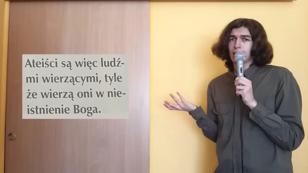 Paweł Kieler nagrał piosenkę "w duecie" z podręcznikiem prof. Roszkowskiego