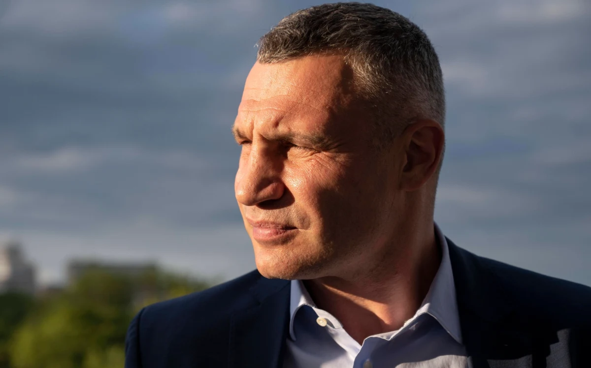 Mer Kijowa Witalij Kliczko domaga się, by Europa wprowadziła zakaz wjazdu dla Rosjan. "Ukraińcy umierają, a Rosjanie cieszą się życie w Europie! Muszą być sankcje, zakazy wjazdu, żeby to już nie było możliwe" - mówi Kliczko niemieckiej gazecie "Bild". "Żelazna kurtyna musi wrócić" - podkreśla. 