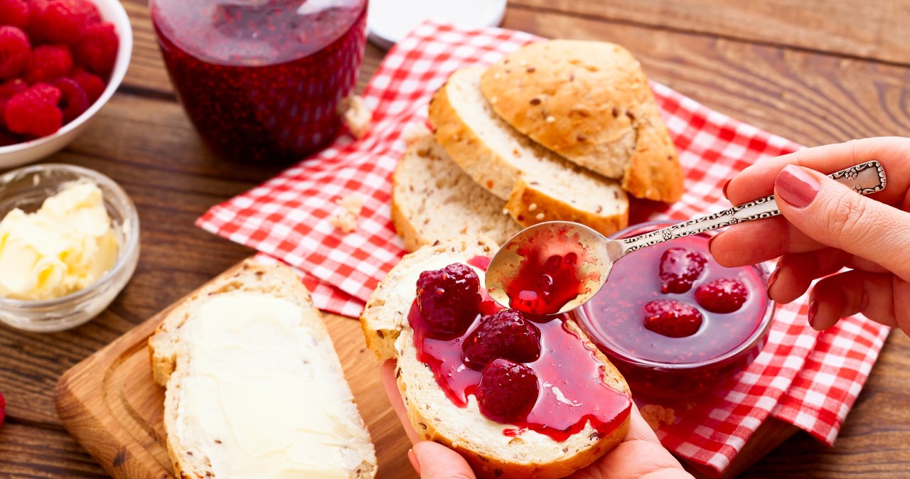 To najlepszy moment na przetwory z truskawek. Moja mama do dżemu dodaje tajemniczy składnik